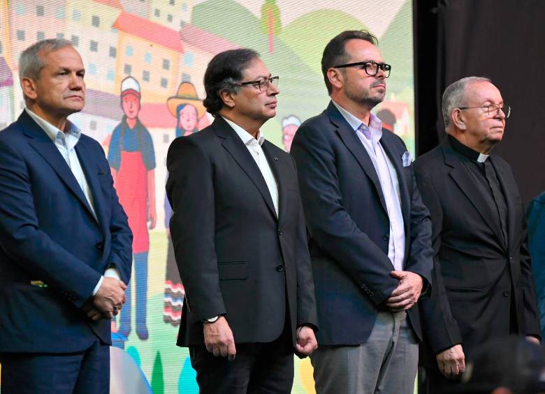 Acto Público de Instalación del Comité Nacional de Participación para los diálogos de paz entre el Gobierno de Gustavo Petro y el ELN. FOTO: Cortesía Presidencia