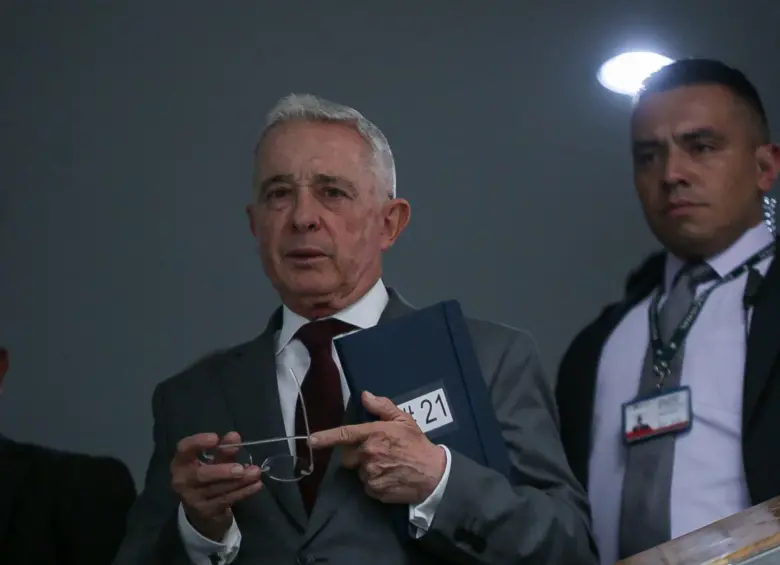 El expresidente Álvaro Uribe espera el fallo en el juicio que enfrenta por soborno a testigos. Foto: Colprensa