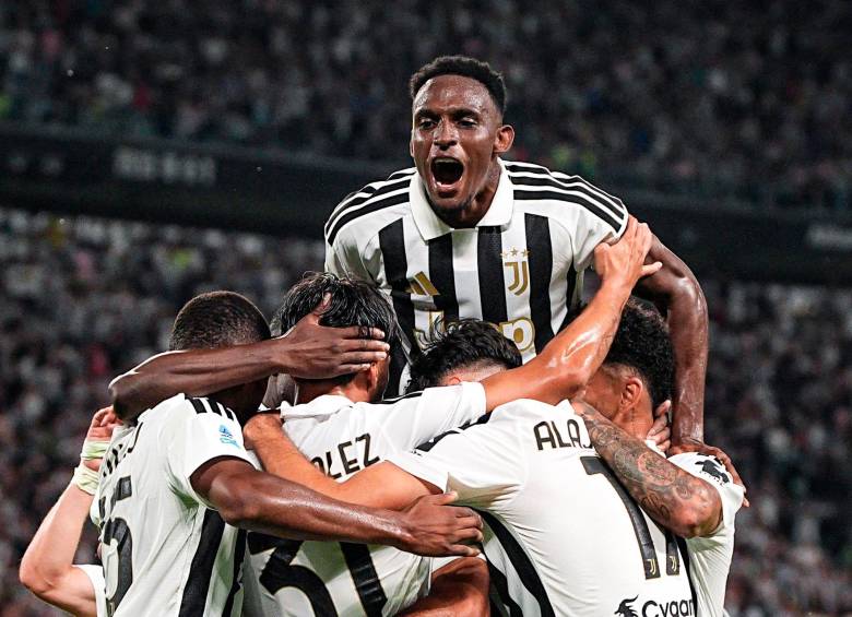 Jhon Lucumí celebrando el primer gol de Juventus ante Parma. FOTO: X Lega Serie A