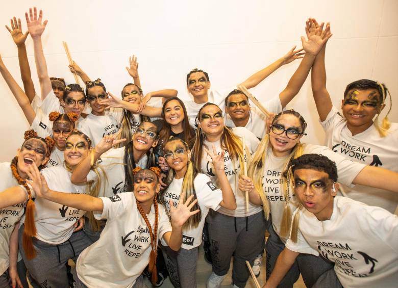 Los ‘soñadores’ de Maluma despidieron el año cantando y bailando