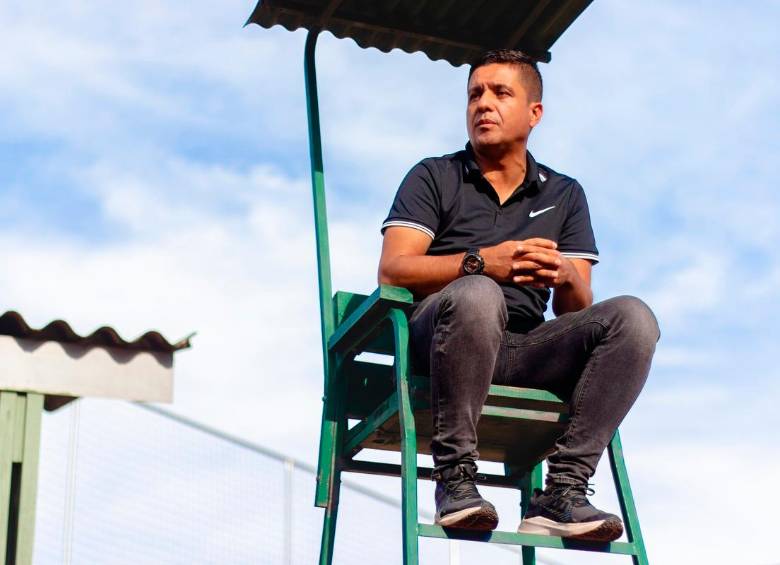 Esteban Jiménez tiene más de 25 años de trayectoria como juez de tenis. Estuvo en Wimbledon en dos ocasiones. FOTO: CORTESÍA