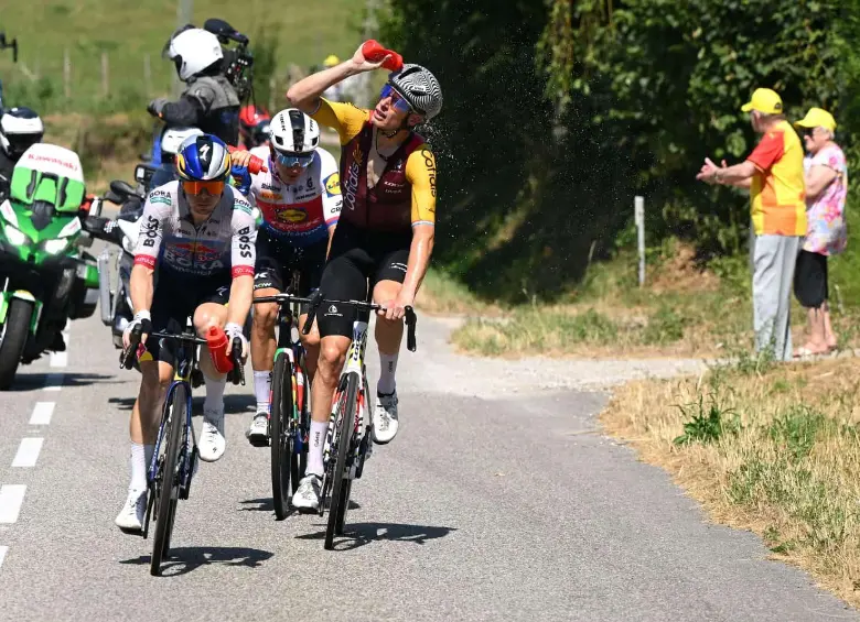 El Tour de Francia se corre bajo casi 40 °C y aumenta el riesgo de golpes de calor. Foto: Getty