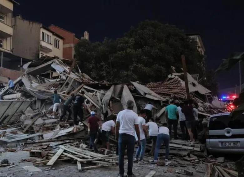 El epicentro fue la localidad de Sindirgi, a unos seis kilómetros de profundidad. También se sintió en las ciudades de Manisa, Usak, Bursa y la costera Esmirna. FOTO: Tomada de redes sociales @palestinaexiste