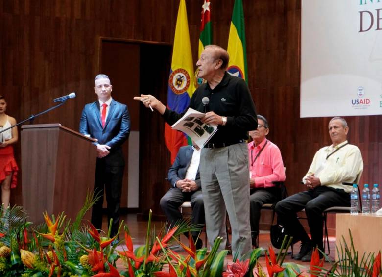 Rodolfo Hernández perdió a su hija Laura Juliana Hernández en 2004, cuando esta fue secuestrada y asesinada por el ELN. FOTO: CORTESÍA CAMPAÑA RODOLFO HERNÁNDEZ