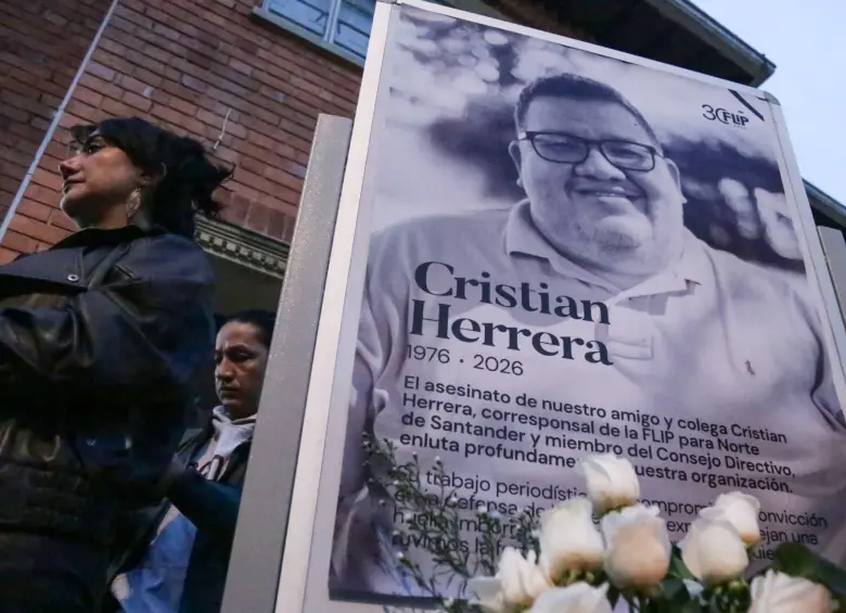 Periodistas de distintas regiones del país se reunieron en la sede de la Fundación para la Libertad de Prensa en homenaje a Cristian Herrera. Foto: Colprensa