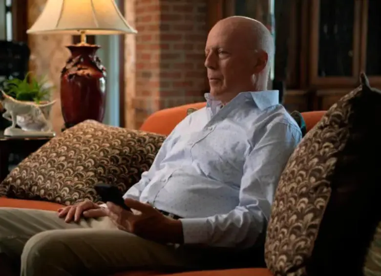 La esposa de Willis explicó que, aunque el lenguaje “se le está yendo”, la familia ha encontrado maneras distintas de comunicarse con él. FOTO: AFP