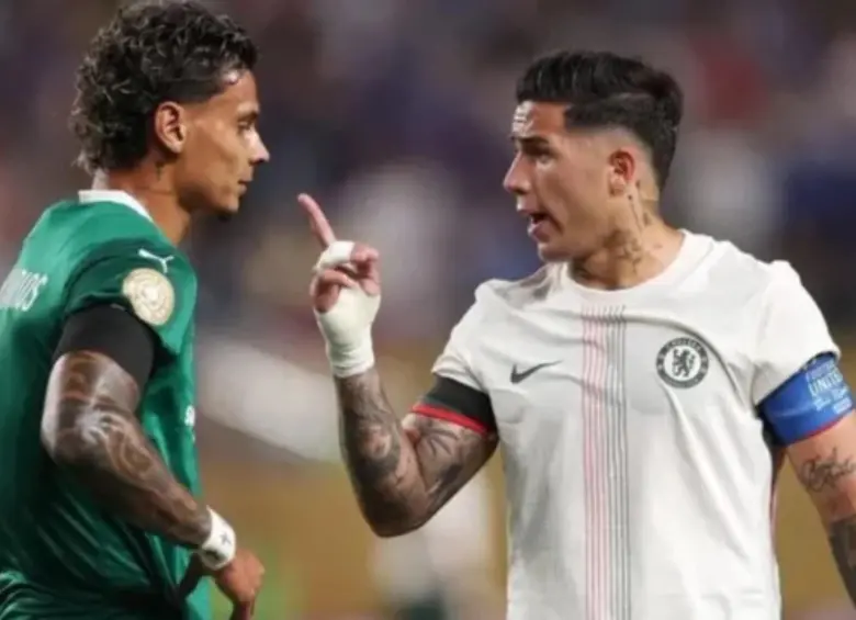 El cruce picante entre Richard Ríos y Enzo Fernández en el Mundial de Clubes cuando Palmeiras jugó contra Chelsea. FOTO: AFP