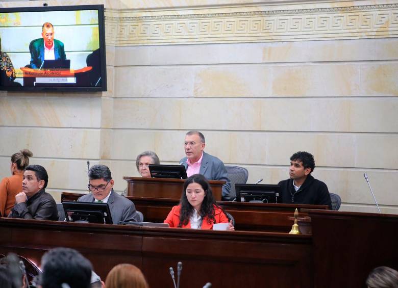 El Congreso convocó a una Comisión Accidental para elegir la lista de nominados a contralor después de la disputas por la elección de la próxima cabeza de la Contraloría. FOTO CORTESÍA Prensa Roy B.