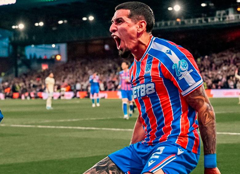El futbolista colombiano Daniel Muñoz es una de las figuras del Crystal Palace inglés desde que llegó en 2024. Foto: tomada del x de @CrystalPalace 