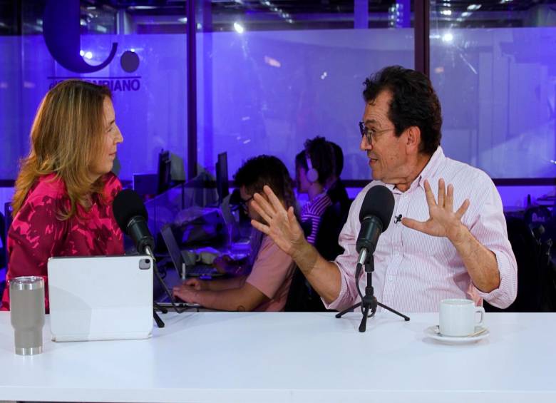 Alonso Salaar Jaramillo, periodista, escritor y exalcalde de Medellín. FOTO: EL COLOMBIANO
