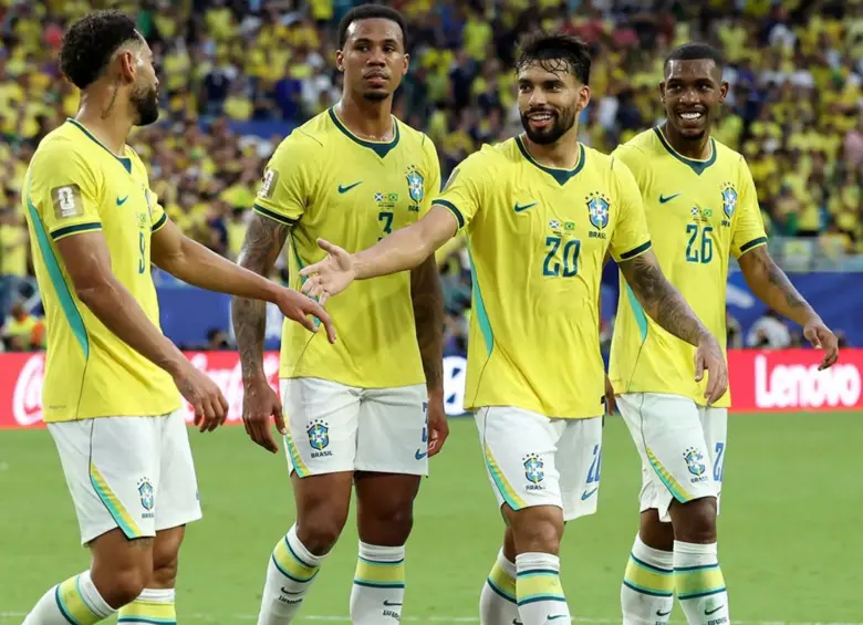 Paquetá junto a sus compañeros en el Mundial 2026. FOTO: Tomada de redes sociales @CBF_Futebol y @lucaspaqueta.
