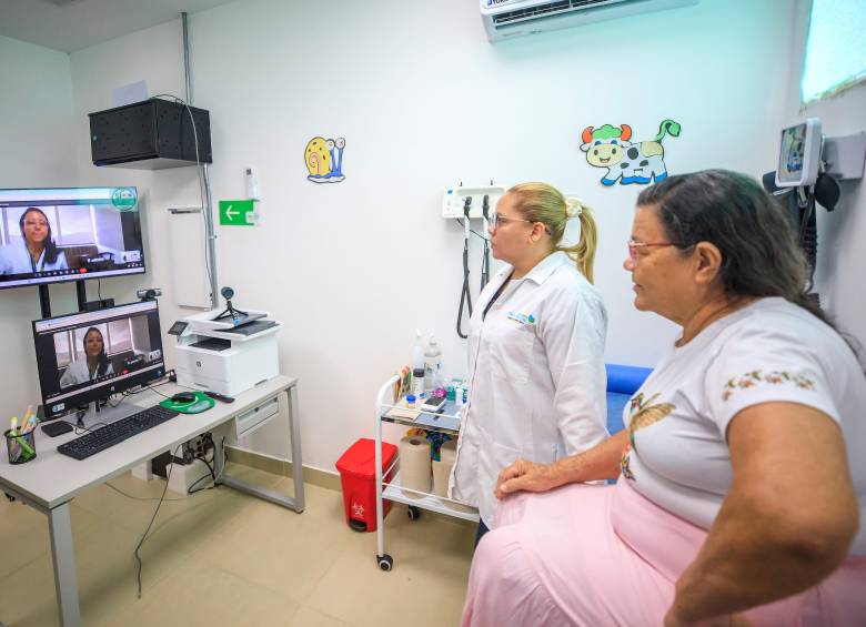 La historia de cómo los médicos especialistas llegan a los rincones más alejados de Antioquia gracias al internet satelital