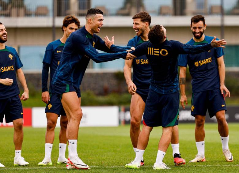 Cristiano Ronaldo en el segundo día de entrenamiento con Portugal previo a los partidos de eliminatoria a la Eurocopa. FOTO: Twitter @selecaoportugal