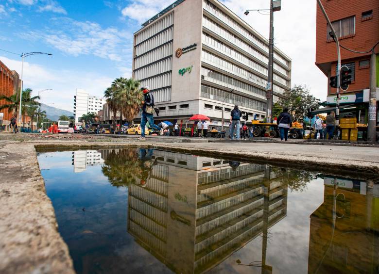 La Contraloría Distrital (foto) y la Personería de Medellín gastan en promedio al año cerca de $85.000 millones, de acuerdo con el concejal Alfredo Ramos, quien ayer denunció inoperancia. FOTO JULIO CÉSAR HERRERA