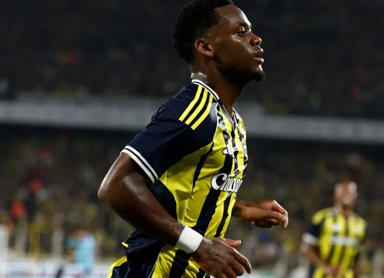 El delantero de 22 años lleva un gol y una asistencia con el equipo turco. FOTO: Tomada de redes sociales @Fenerbahce