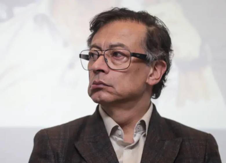 El expresidente Gustavo Petro le apostó a dialogar con miembros y exmiembros de los diferentes grupos armados en el marco de su política de “paz total”, que tuvo varias polémicas. Foto: Colprensa.