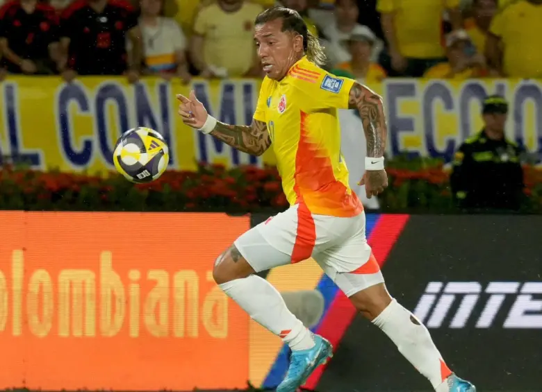 Dayro en el partido de Colombia contra Bolivia en Barranquilla, después de haber sido aclamado por los hinchas. FOTO: Redes sociales @FCFSeleccionCol