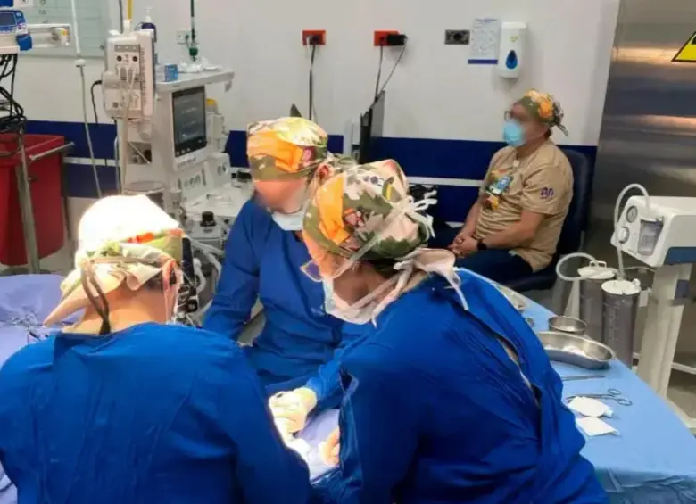 Pacientes llegan al cirujano con rostros generados por IA y piden lo imposible, según especialistas. FOTO archivo