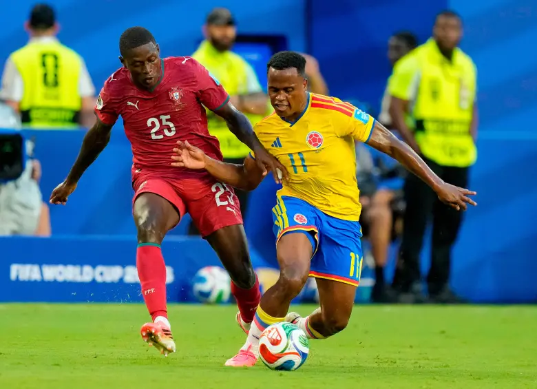 El chocoano Jhon Arias volvió a exhibir su fútbol dinámico. Fue uno de los hombres más destacados de la Selección. FOTO juan a. sánchez 