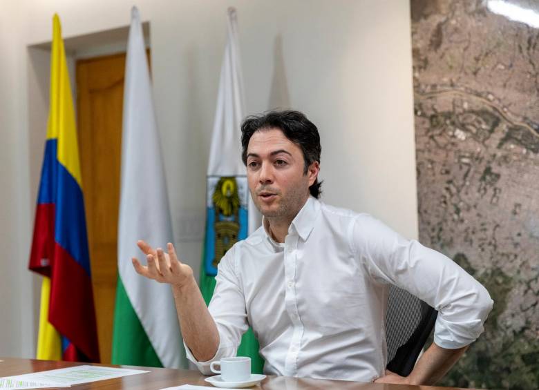 El alcalde Daniel Quintero rechazó la decisión de la Procuraduría en su cuenta de Twitter. Foto: Camilo Suárez