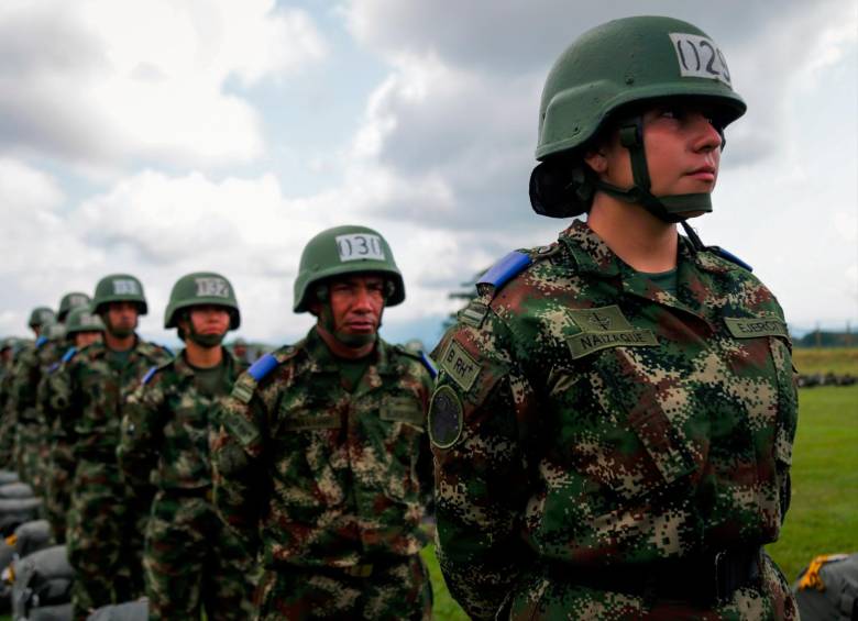 El cese al fuego limita las acciones que puede hacer el EMC y el Gobierno. Las Fuerzas Armadas deberán seguir protegiendo a la población civil. FOTO: COLPRENSA 