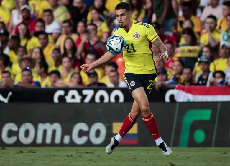 El futbolista antioqueño Daniel Muñoz, que juega en el Genk de Bélgica, es uno de los pilares del recambio de la Selección Colombia. FOTO GETTY 