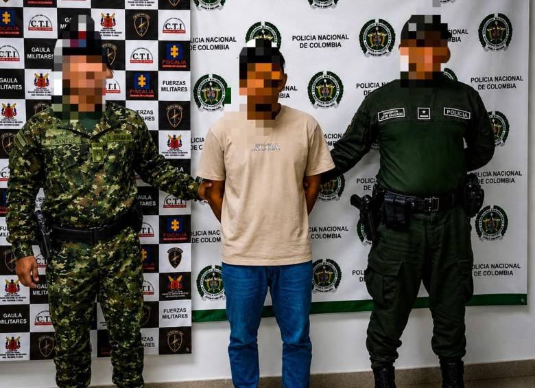 La captura hace parte de las operaciones que las Fuerzas Militares y la Policía vienen desarrollando en el Bajo Cauca, una de las subregiones más golpeadas por la presencia de grupos armados ilegales. FOTO Cuarta Brigada del Ejército. 