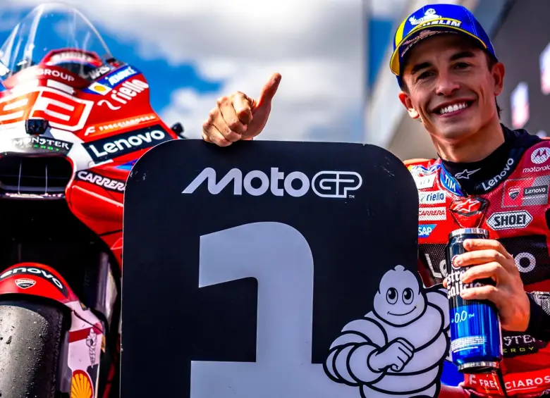 Marc Márquez ganó en Alemania y es tercero en el Mundial de MotoGP 2026. FOTO: X Ducaticorse
