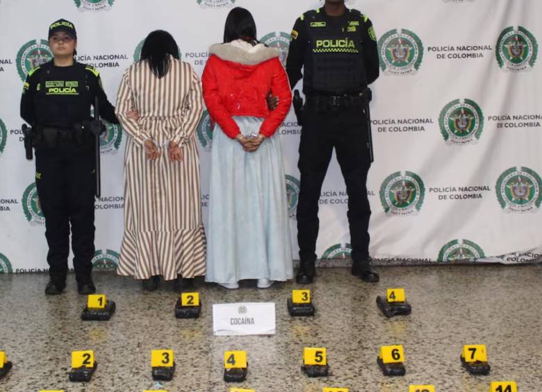 Las primeras mujeres capturadas a finales de agosto bajo la misma modalidad y delitos. FOTO: Policía Metropolitana de Bogotá