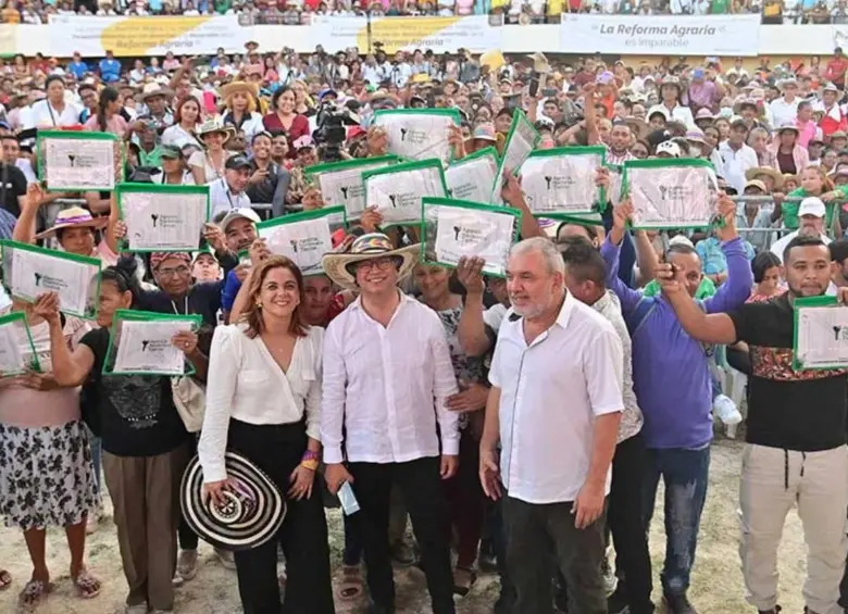 La Contraloría y otros entes de control emitieron sus conceptos con respecto a este modelo de contratación directa. Imagen de referencia. FOTO: Colprensa