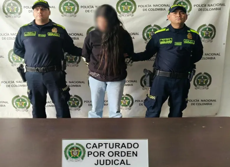 Alias La Sobrina, tras su detención por uniformados de la Policía en La Tablaza. FOTO: Cortesía