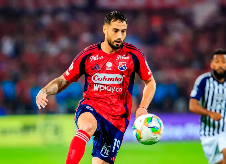 El delantero argentino Francisco Fydriszewski lleva ocho tantos este semestre con el Medellín. Es el máximo goleador del elenco rojo. FOTO: MANUEL SALDARRIAGA 
