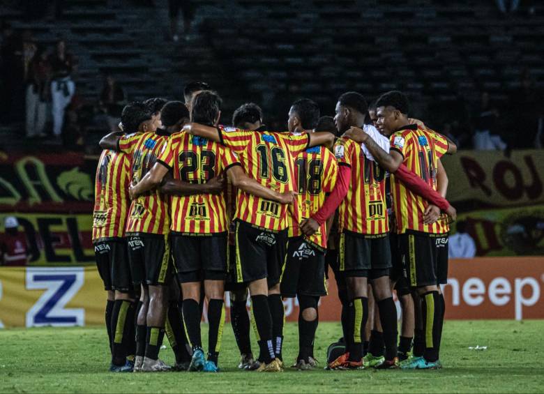 Los jugadores de la Sub 20 del Pereira han sido los que actuaron en los últimos partidos que perdieron por goleada ante Águilas y Pasto. FOTO: Tomada de redes sociales @DeporPereiraFC
