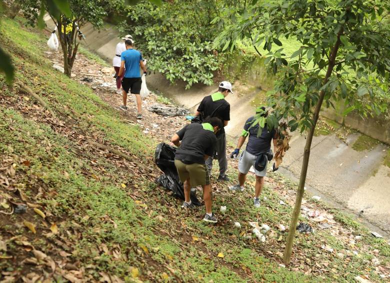 Se recogieron casi 2.000 metros cúbicos de basura y escombros