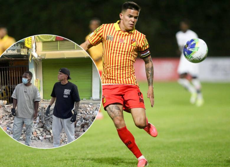 El futbolista Walmer Pacheco ha sido captado con guantes haciendo de rescatista en medio de los escombros tras el terremoto en Pereira. Fotos: Colprensa y Francisco González/@DeporPereiraFC