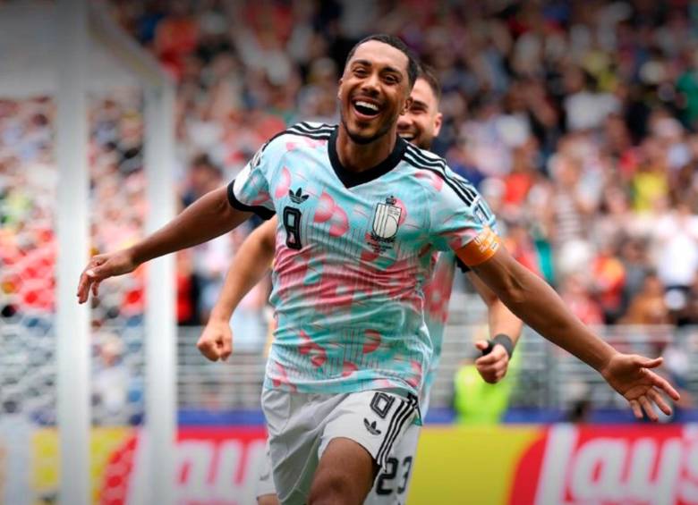 El futbolista belga Youri Tielemans anotó el doblete con el cual Bélgica avanzó a octavos de final. Foto: tomada del x de @FifaWorldCup