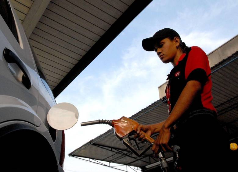 Se mantienen los precios de referencia de la gasolina y el ACPM al menos por un mes más. Foto: Colprensa