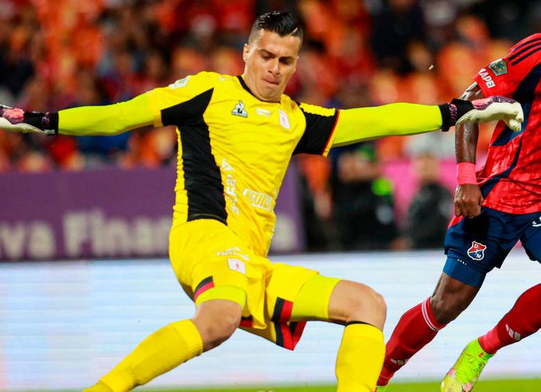 Jorge Soto, actual arquero de Águilas, jugará contra su anterior equipo, el América de Cali. FOTO Manuel Saldarriaga