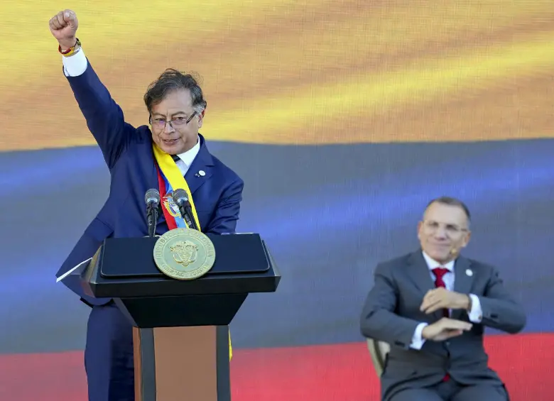 El costo de la paz total: extorsiones aumentaron 337%, las amenazas 70% y el reclutamiento de menores 168%