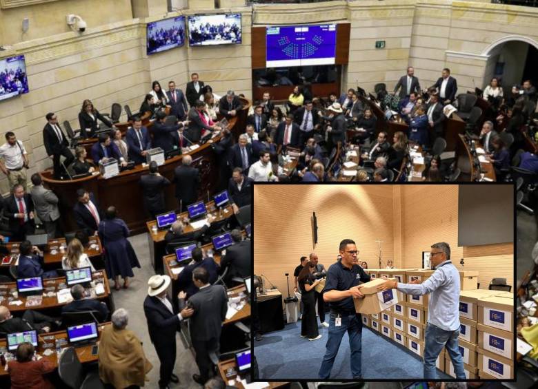 Adelante, la recolección de firmas para el referendo. Atrás, el Congreso de la República. (Colprensa - Cristian Bayona).