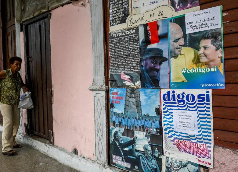 Las votaciones de domingo se dan un año después de las multitudinarias marchas que se registraron en la isla, durante las cuales se pidieron más libertades y una democracia. FOTO AFP