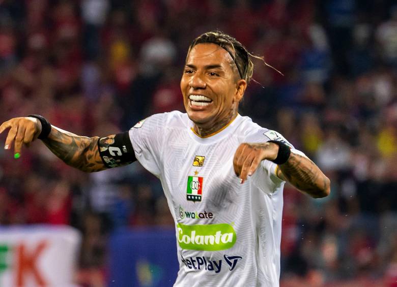 El delantero tolimense Dayro Moreno, de 39 años, es la gran figura del Once Caldas. Estuvo en la última victoria en Brasil, que fue hace 14 años. FOTO: EL COLOMBIANO