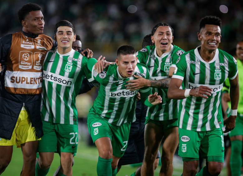 Los jugadores de Atlético Nacional durante el triunfo 3-2 sobre Internacional de Bogotá. FOTO COLPRENSA