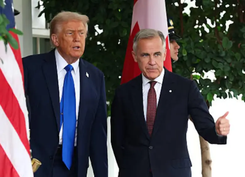 El presidente de Estados Unidos, Donald Trump, y el primer ministro de Canadá, Mark Carney. FOTO: Getty