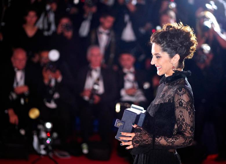  Zar Amir Ebrahimi ganó el premio a interpretación por su rol en “Holy Spider”, de Ali Abbasi. FOTO EFE