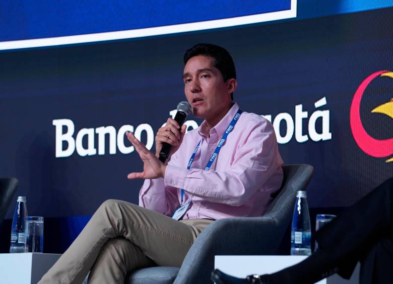 Luis Fernando Mejía, director de Fedesarrollo, aseguró que en 2022, 2023 y 2024 se vieron los niveles más altos de incertidumbre política en Colombia, desde 1990. FOTO CORTESÍA ASOBANCARIA
