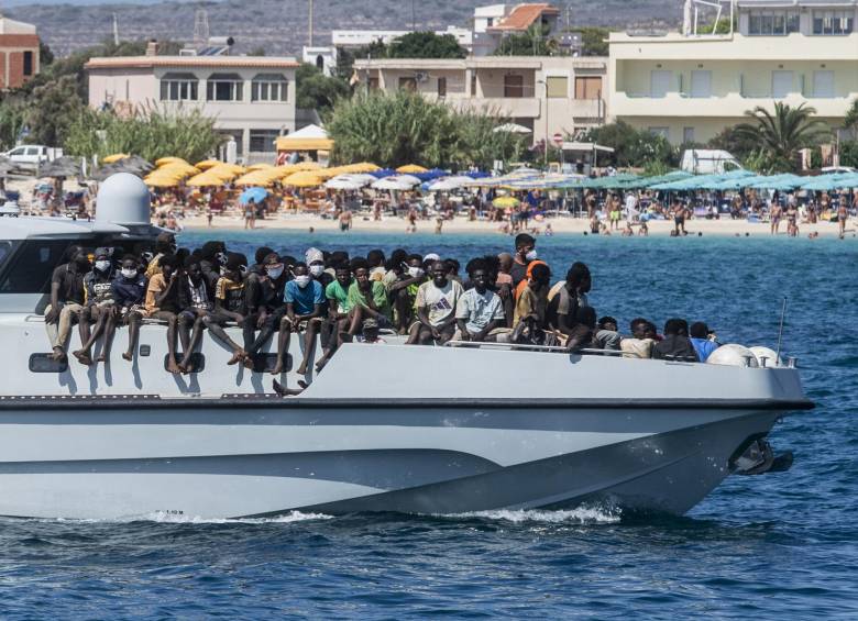 Crítica situación en la isla de Lampedusa: al borde del colapso tras recibir a unos 10.000 migrantes en los últimos días