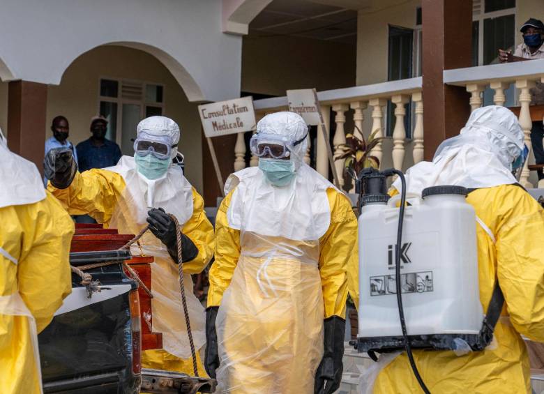 Hasta ahora se han registrado más de 1.077 casos sospechosos de ébola desde que se declaró el brote el 15 de mayo y 246 muertos. FOTO: Agencia Xinhua