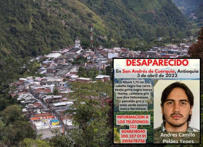 Adelante, el ingeniero Camilo Pélaez Yepes, desaparecido. Atrás, el municipio de San Andrés de Cuerquia. Foto: Manuel Saldarriaga Quintero