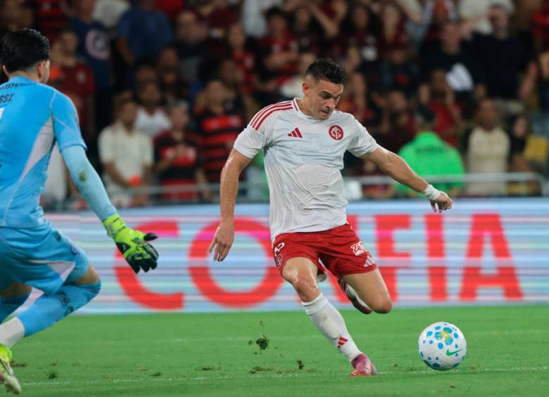 El delantero colombiano Rafael Santos Borré llegó al balompié brasileño en 2024, desde Alemania. Foto: tomada del x de @SCInternacional